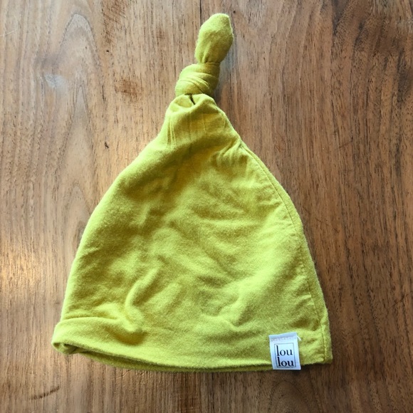 Lou Lou and Company newborn knotted hat and mittens - Picture 1 of 2